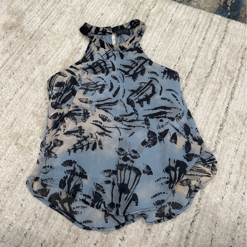ASTR the Label Palm Floral Cutout Sleeveless High Neck Tank Size XS